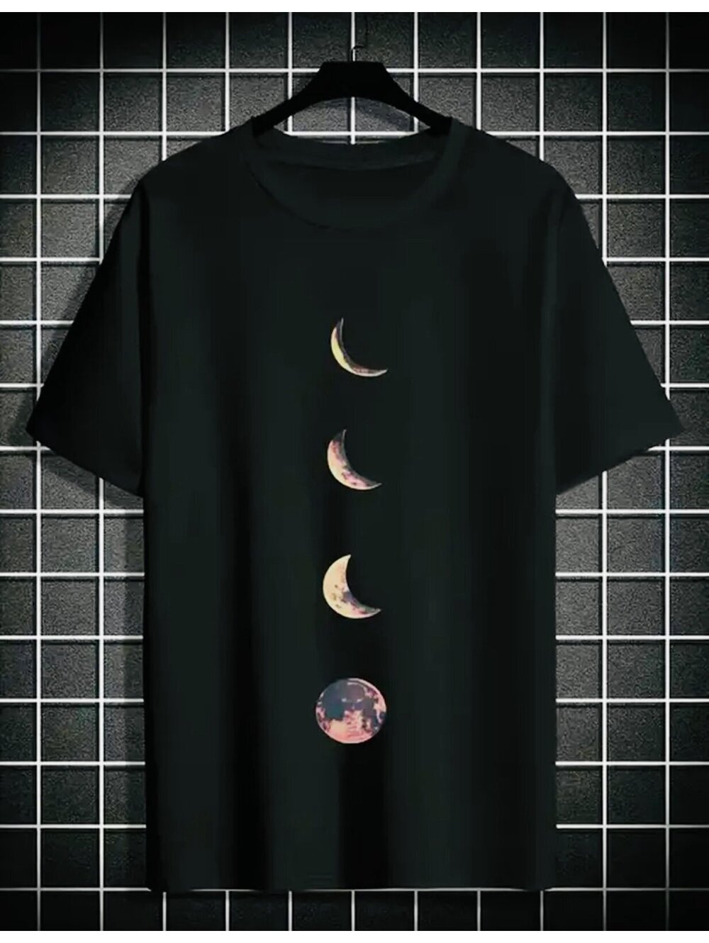 New - Chic - Moon Designs Short Sleeve Graphic T-Shirt - Black - Size L